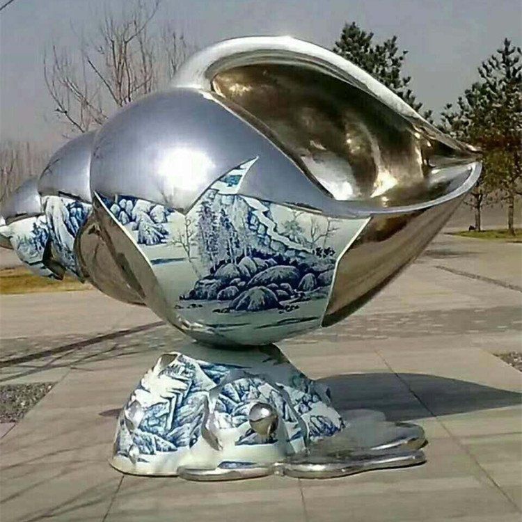 海螺壳材质在雕塑创作中的造型潜力如何，适合表现哪些艺术主题