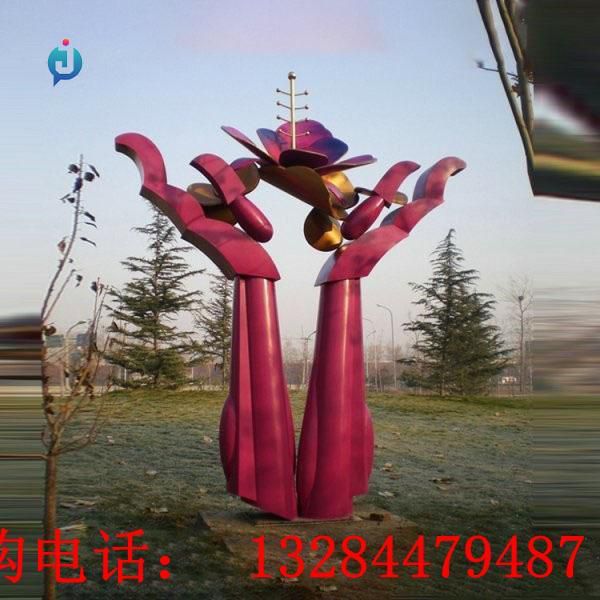 不锈钢手托花雕塑
