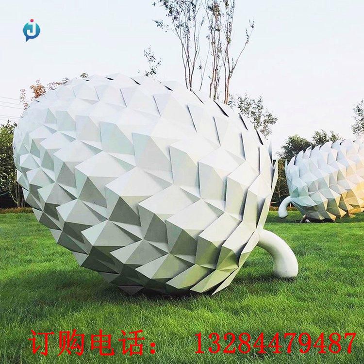 大型不锈钢坚果雕塑