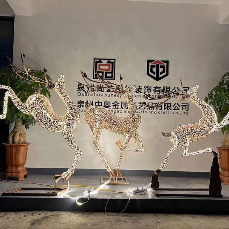 镂空鹿不锈钢城市雕塑