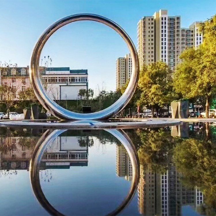不锈钢异形圆环雕塑